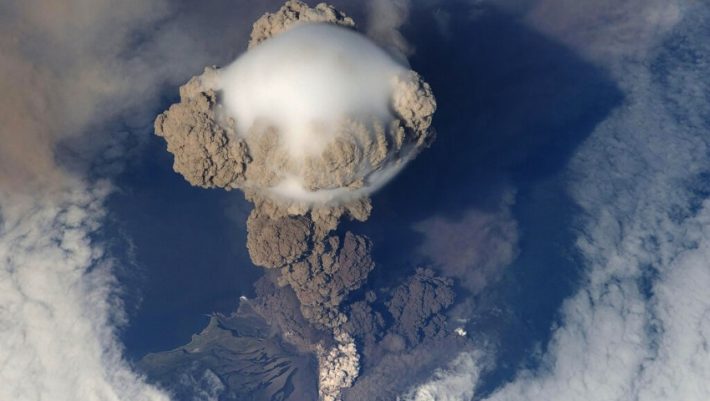 Ο τρομακτικός βρυχηθμός του ηφαιστείου της Σαντορίνης: Η ισχυρότερη έκρηξη που γνώρισε ποτέ η ανθρωπότητα