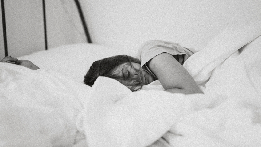 Ο «ύπνος του φόβου» και άλλα: Οι 4 πιο περίεργες συνήθειες ύπνου στον κόσμο