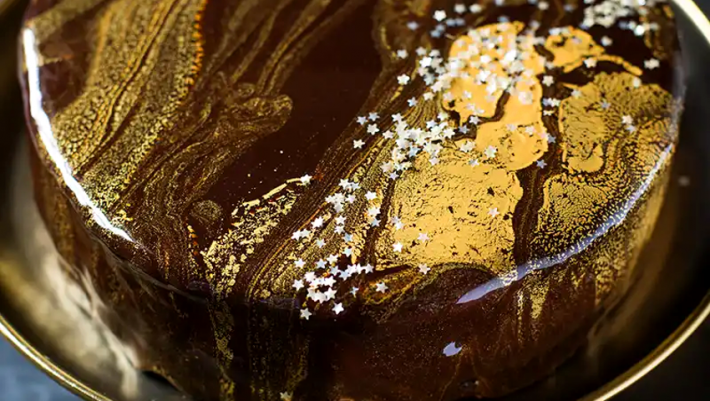 Η απόλυτη συνταγή για την πιο σοκολατένια Βασιλόπιτα: Bueno, Oreo και Caprice ενώνουν τις δυνάμεις τους