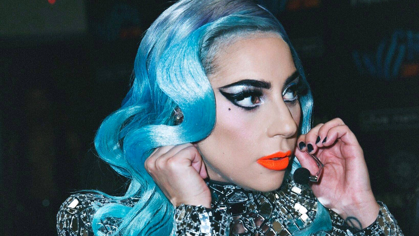 Η Lady Gaga λανσάρει το δικό της beauty brand