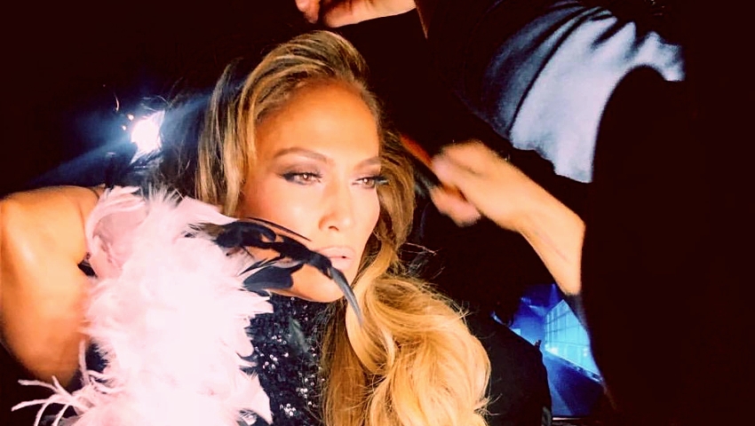Σήμερα κάνουμε copy στο makeup και τα μαλλιά της Jennifer Lopez
