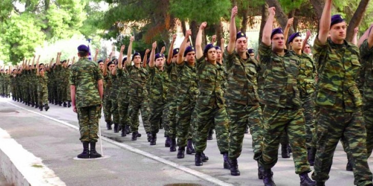Να γίνει η στρατιωτική θητεία υποχρεωτική για τις γυναίκες;