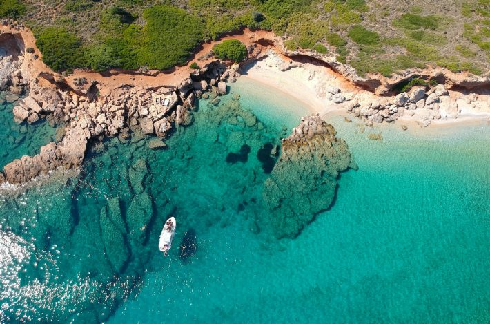 Αλόννησος, η υπέροχη | Οι καταπράσινες παραλίες που θα σε κάνουν να την ερωτευτείς