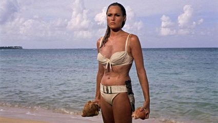 Ursula Andress: Ωδή στο ωραιότερο κορίτσι του James Bond