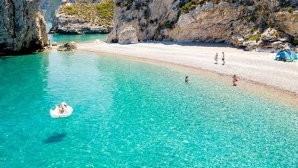 4 ελληνικά νησιά μαγευτικής ομορφιάς που θα αποφύγεις τον συνωστισμό