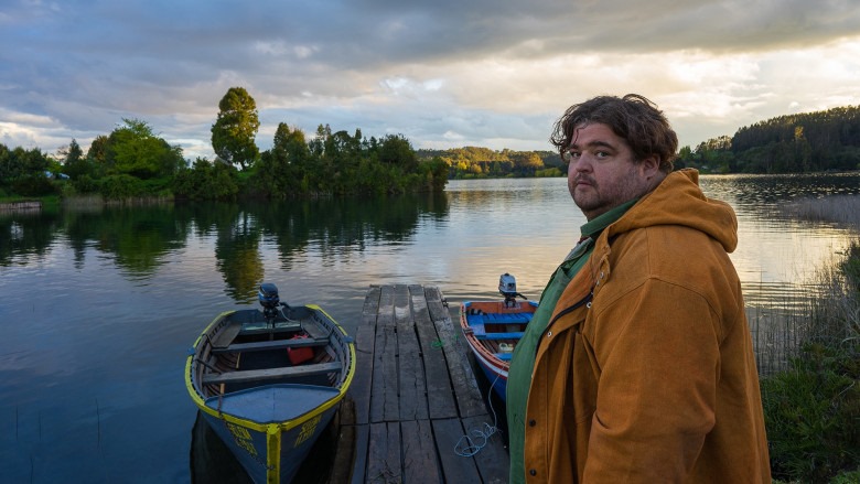 Nobody Knows I’m Here: Ο Hurley του Lost επιστρέφει αυτή τη φορά στο λάθος νησί