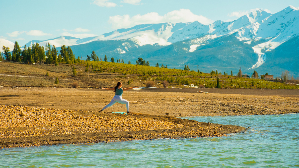 Warrior yoga: Η νέα τάση που θα αγαπήσεις αυτόν τον χειμώνα
