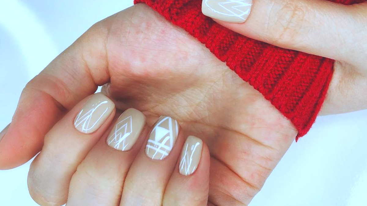 Τα grafic nails είναι ο λόγος να κλείσεις άμεσα ραντεβού για το νέο σου manicure