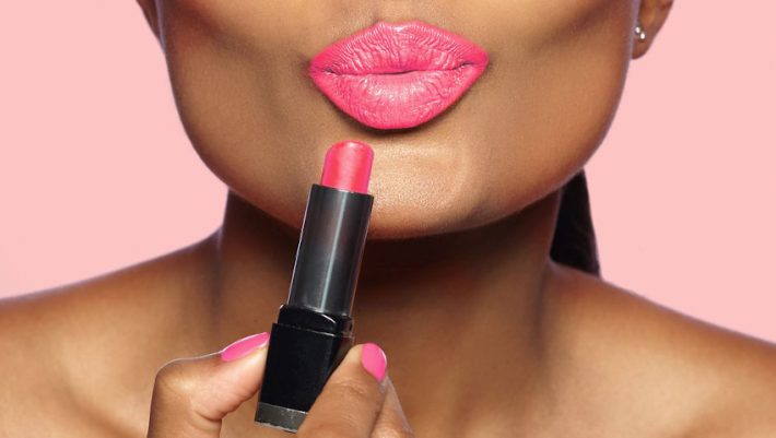 Beauty tip | To κόλπο με το περίγραμμα για να δείχνουν τα χείλη σου πιο σαρκώδη
