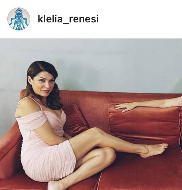 Η Κλέλια Ρένεση έβαλε τα γυαλιά στις influencers με μία φωτογραφία