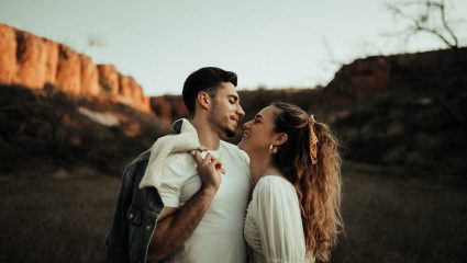 3 + 1 ρομαντικά κλισέ που μάθαμε να πιστεύουμε αλλά δεν ισχύουν στις σχέσεις