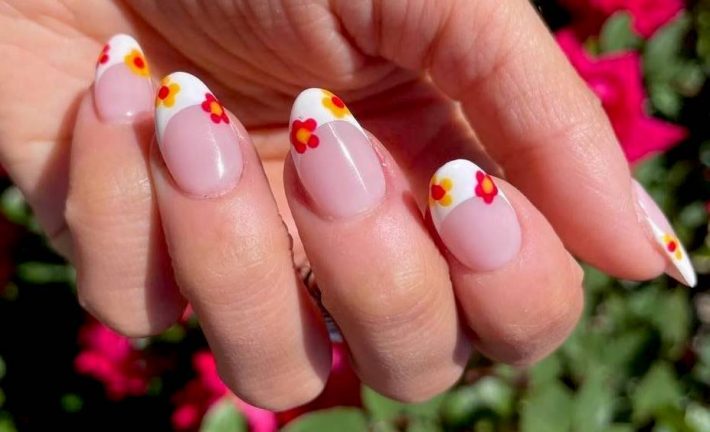 Floral nails | Φτιάξ' τα μόνη σου με ένα τσιμπιδάκι μαλλιών