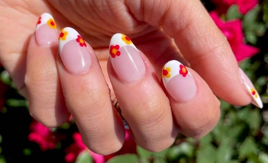 Floral nails | Φτιάξ' τα μόνη σου με ένα τσιμπιδάκι μαλλιών