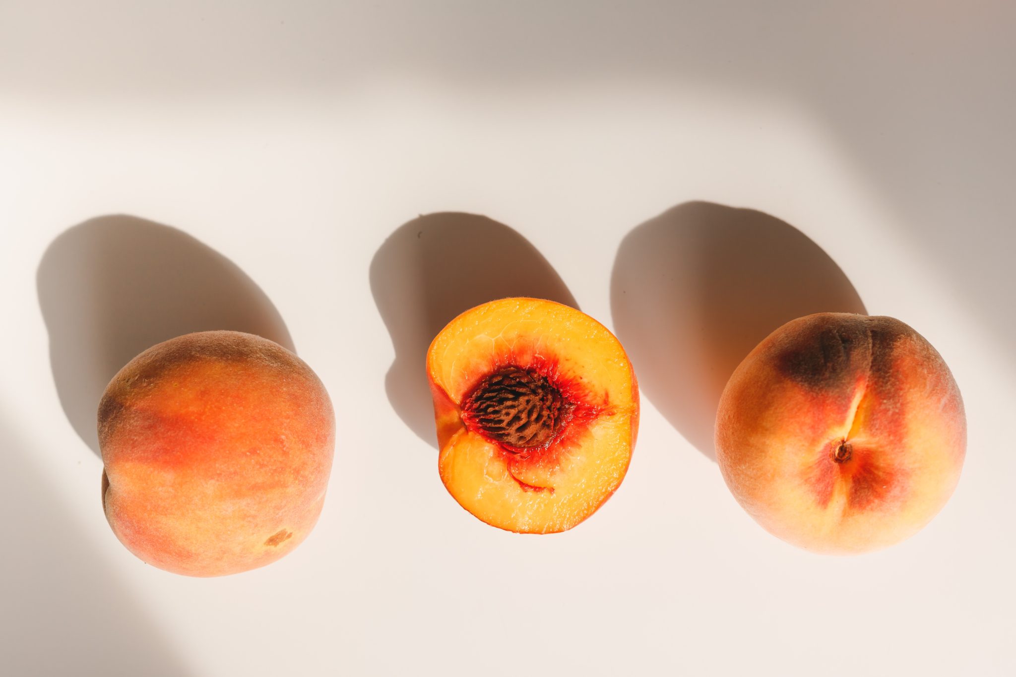 3 φρούτα των 30 θερμίδων που πρέπει να εντάξεις στο διατροφολόγιό σου τις ημέρες του καύσωνα