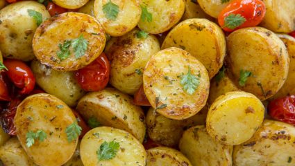 Συνταγή για πατάτες γιαχνί-όνειρο, για συνοδευτικό ή και για κυρίως πιάτο
